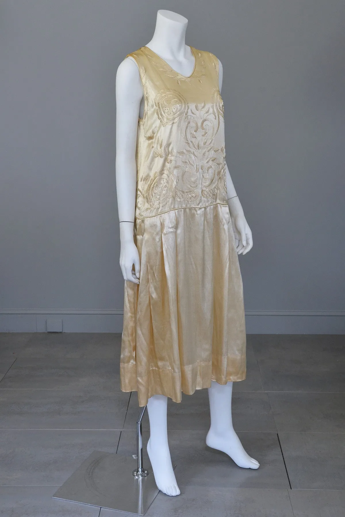 1920s Embroidered Satin Vintage Flapper Wedding Dress