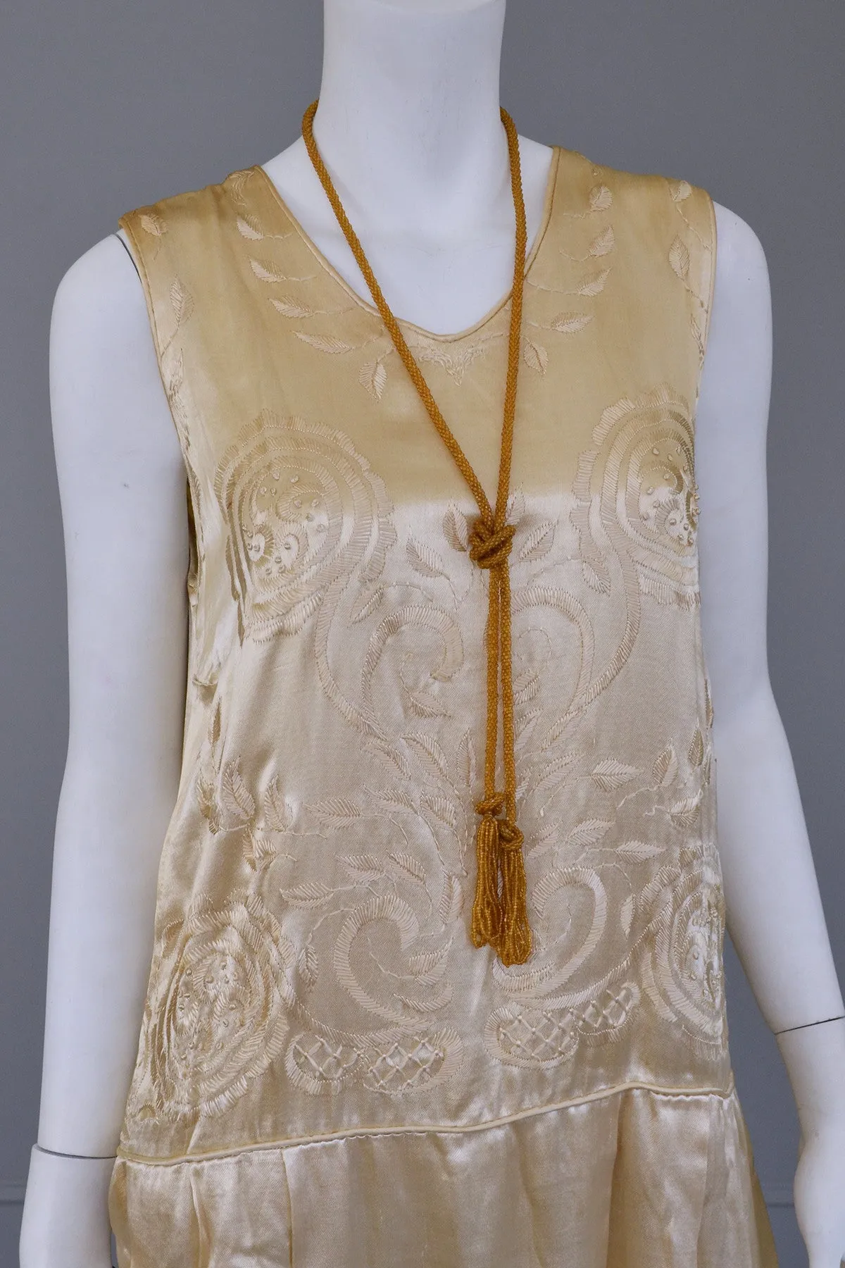 1920s Embroidered Satin Vintage Flapper Wedding Dress