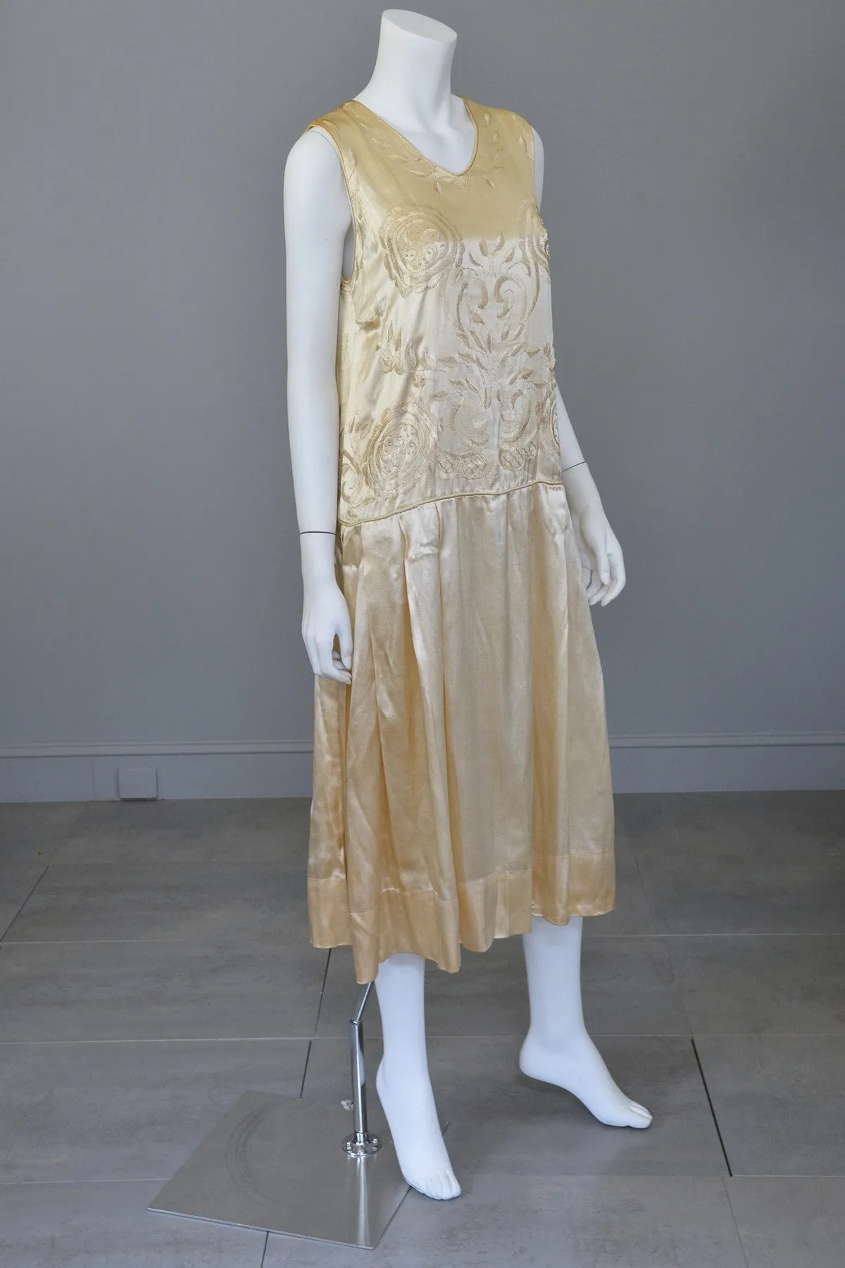 1920s Embroidered Satin Vintage Flapper Wedding Dress