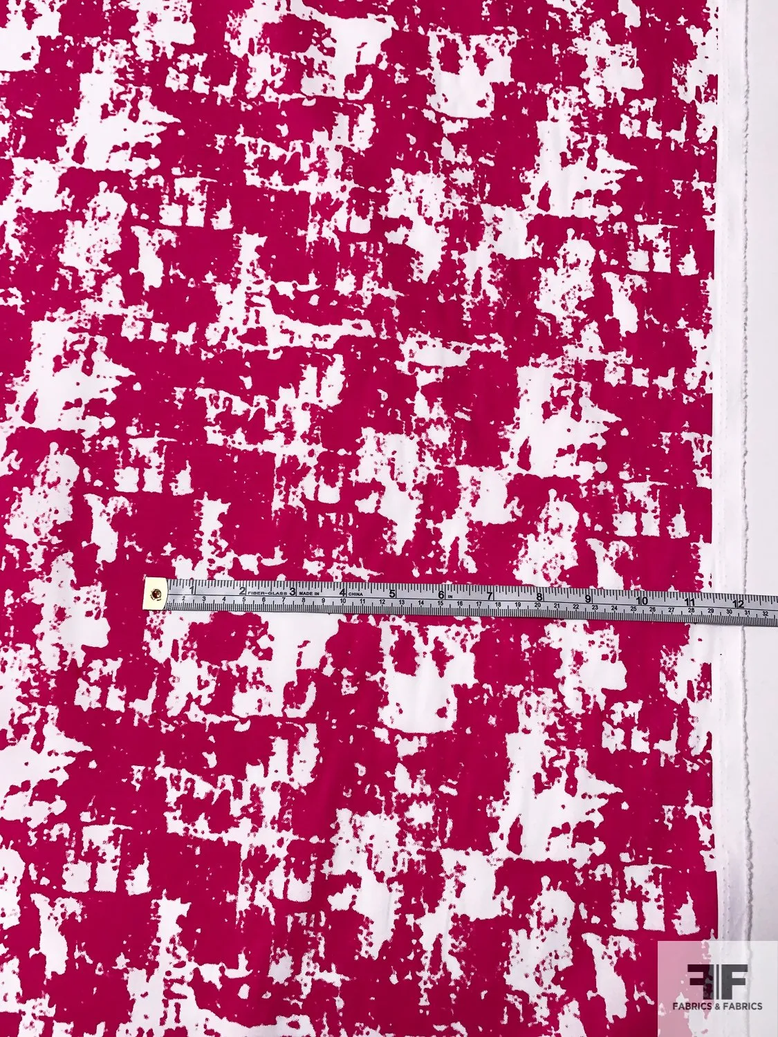 Abstract Spray Paint Printed Stretch Cotton Poplin - Berry Pink / Off-White