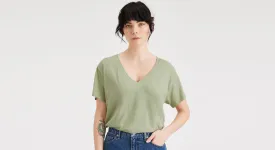 Deep V-Neck Tee, Regular Fit