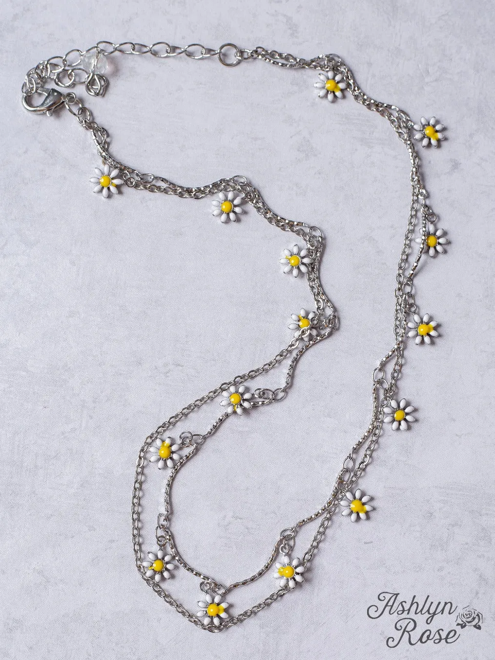 Gilded Blooms: Embrace Spring with the Silver Daisy Pendant Necklace