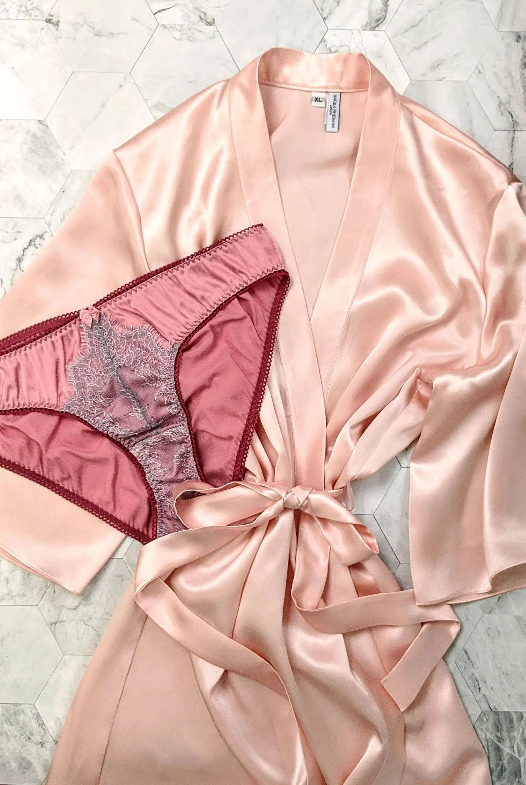 Victoria robe