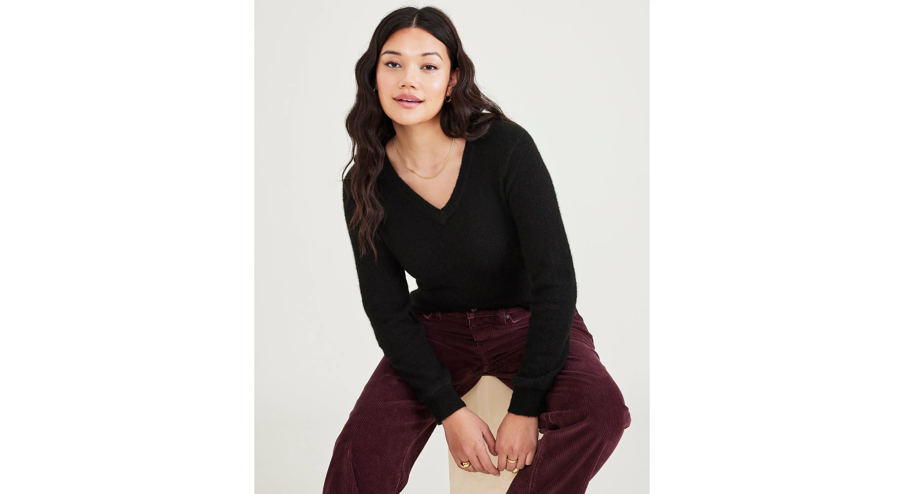 Women's Regular Fit V-Neck Sweater